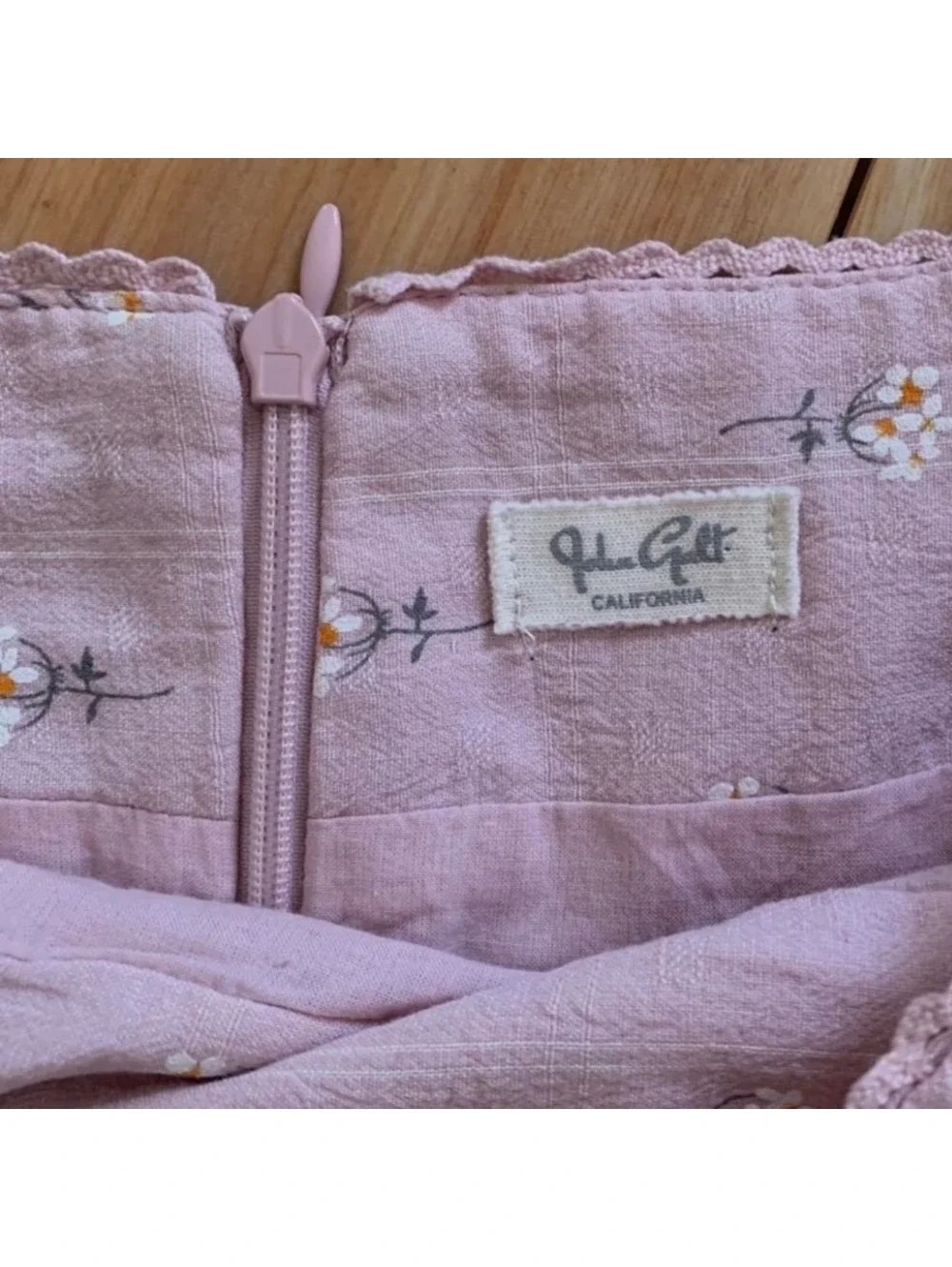 John Galt by Brandy Melville baby pink floral daisy skirt XS